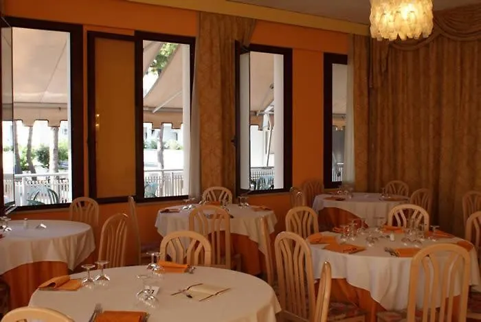Hotel Corona Milano Marittima