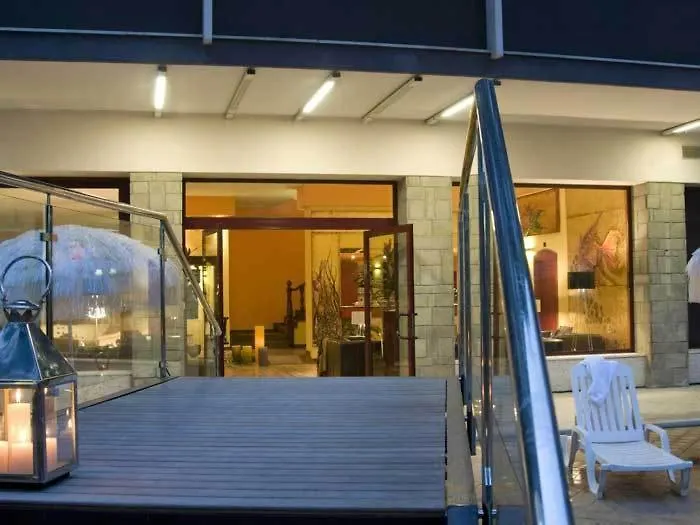 Hotel Corona 米兰马瑞提那