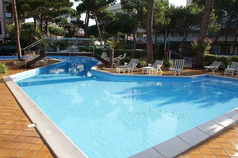 Hotel Corona 米兰马瑞提那