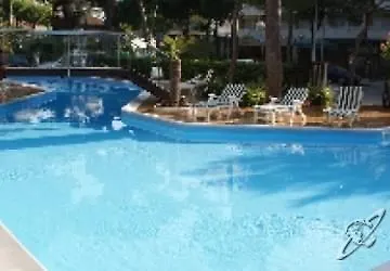 Hotel Corona 米兰马瑞提那 3*,